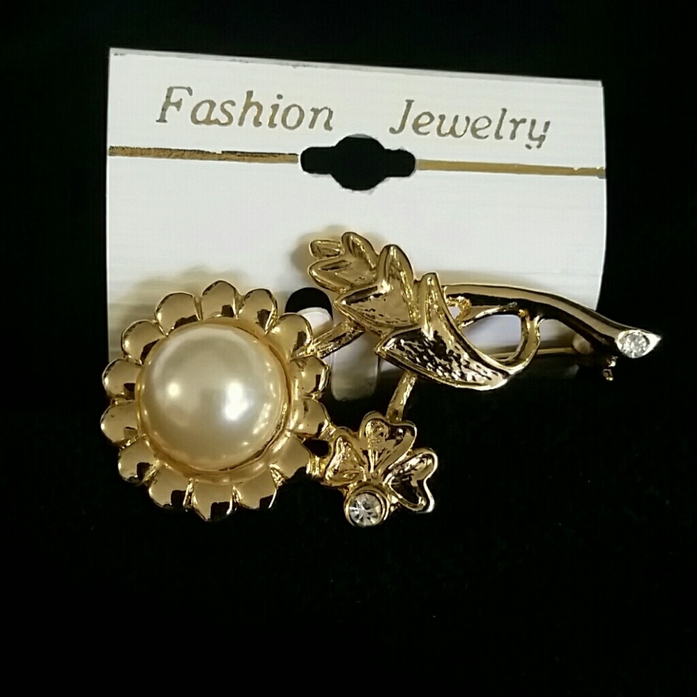 Brooch